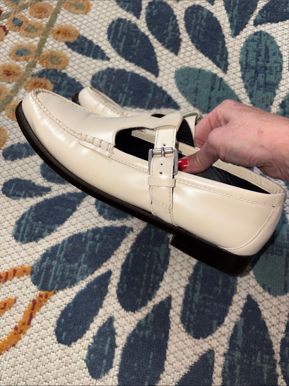 Women's Cream Leather T-Strap Loafers - Classic Style size 10 - Picture 3 of 9